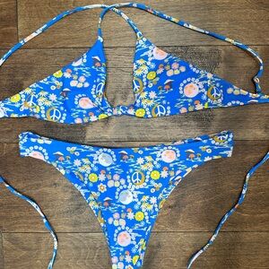 Skatie bikini set , Sarah top M, Dylan bottom M